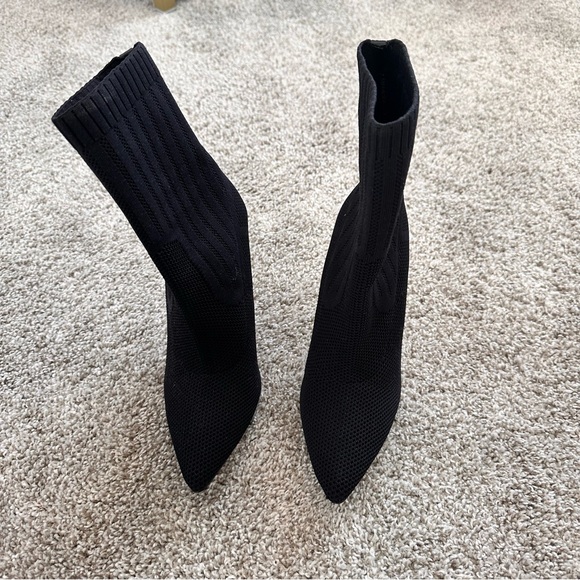 Steve Madden black heeled booties, like new! Size 7.5 - Picture 5 of 7